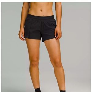 Lululemon | Hotty Hot Low-Rise Lined Short 4”